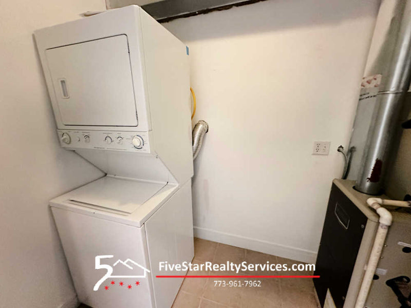 2 Bed 2 Bath  |  4518-4C N Kedzie  |  Albany Park