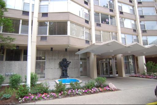 2 Bed 2 Bath  |  555 W Cornelia #1501  |   Lakeview