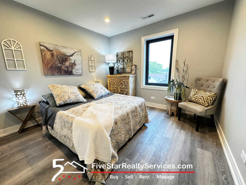 2 Bed 2 Bath  |  5418-3E W Belmont Ave.  |  Portage Park