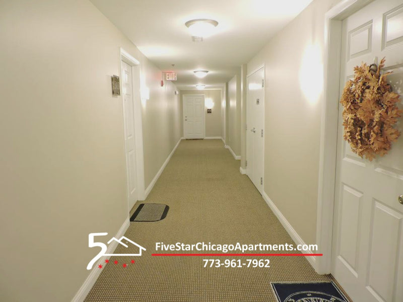 2 Bed 2 Bath  |  8255 Skokie Blvd #303  |  Skokie