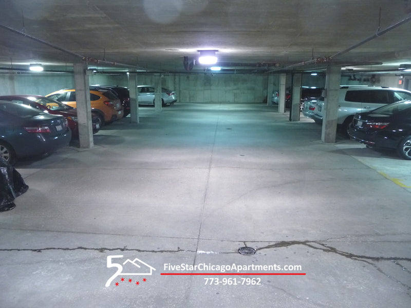 2 Bed 2 Bath  |  8255 Skokie Blvd #303  |  Skokie