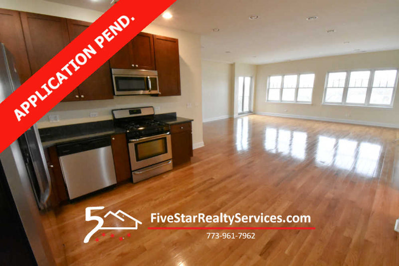2 Bed 2 Bath  |  3705 N Kedzie Ave. #403  |  Irving Park