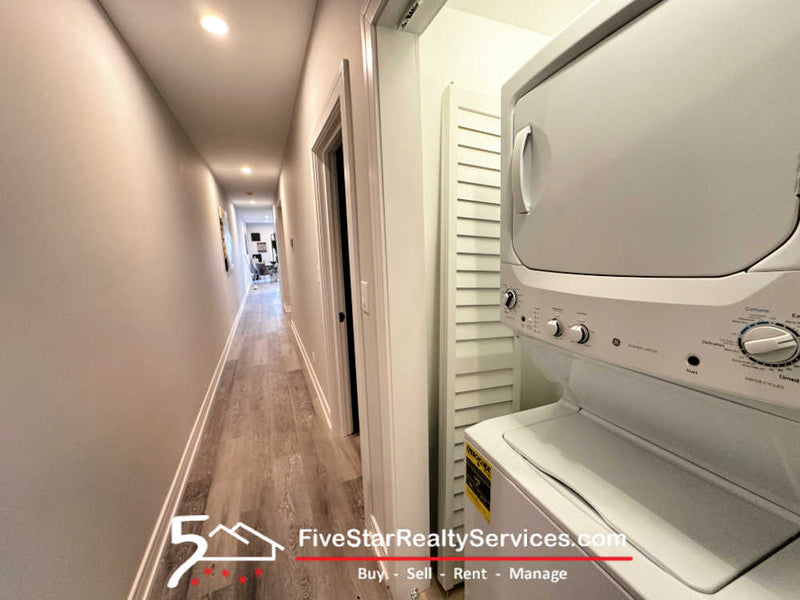 2 Bed 2 Bath  |  5418-3E W Belmont Ave.  |  Portage Park