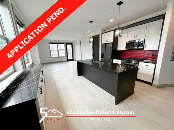 2 Bed 2 Bath  |  4054 S Indiana #1R  |  Bronzeville