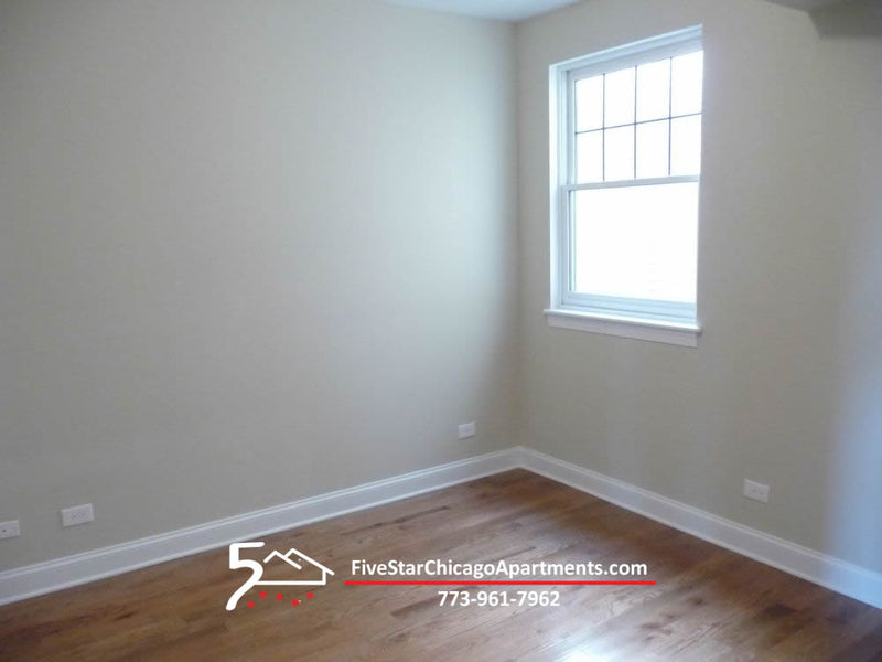 2 Bed 2 Bath  |  3705-304 N Kedzie  |  Irving Park