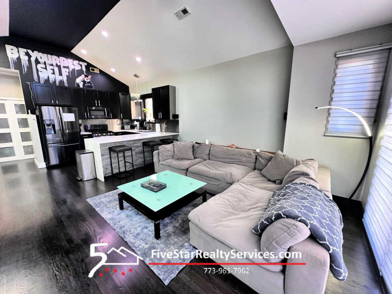 FULLY FURNISHED 3/2  |  2711 W Congress  |  Medical District