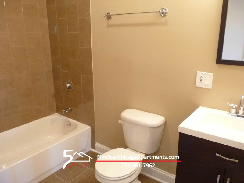 2 Bed 2 Bath  |  3705-304 N Kedzie  |  Irving Park