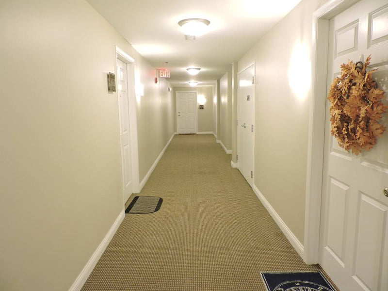 1 Bed 1 1/2 Bath  |  8255 Skokie Blvd #402  |  Skokie