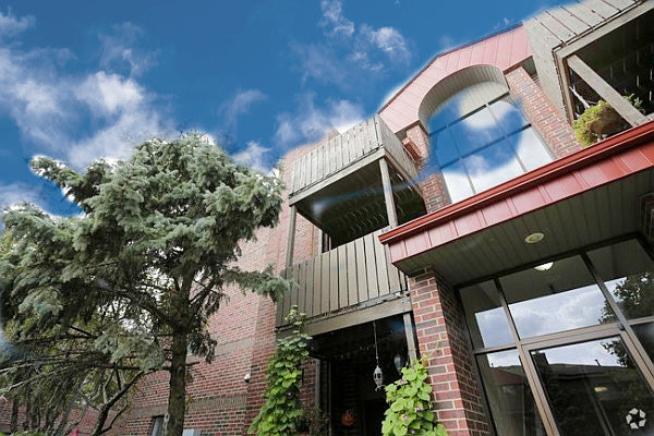 2 Bed 2 Bath  |  1350-J Brook St  |  St. Charles