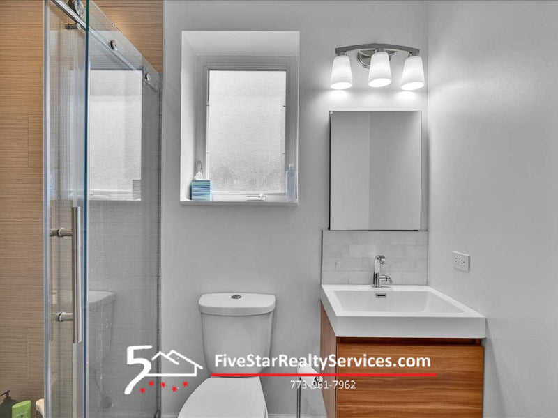 5 Bed 5 1/2 Bath  |  7439 W Lunt  |   Edison Park