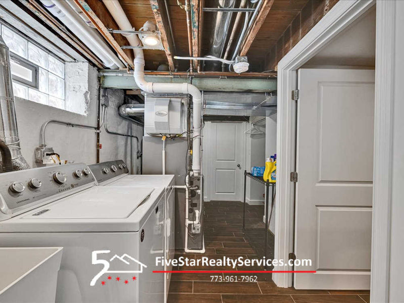 5 Bed 5 1/2 Bath  |  7439 W Lunt  |   Edison Park