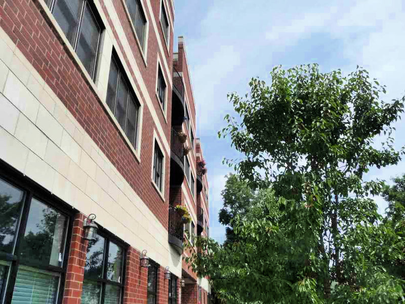 2 Bed 2 Bath  |  3705-405 N Kedzie  |  Irving Park