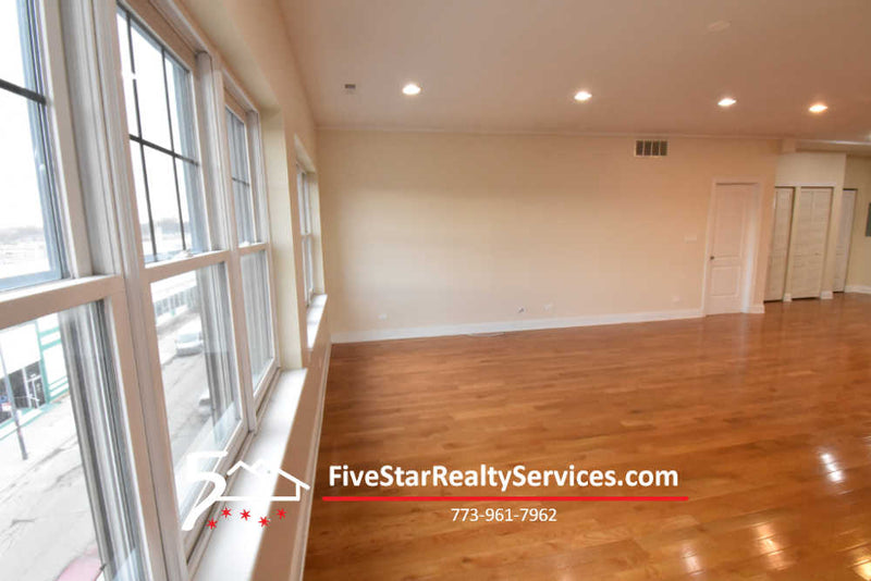 2 Bed 2 Bath  |  3705 N Kedzie Ave. #403  |  Irving Park