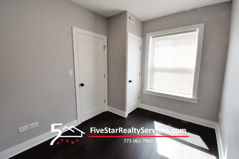 2 Bed 1 Bath  |  4205-2 N Pulaski  |  Irving Park